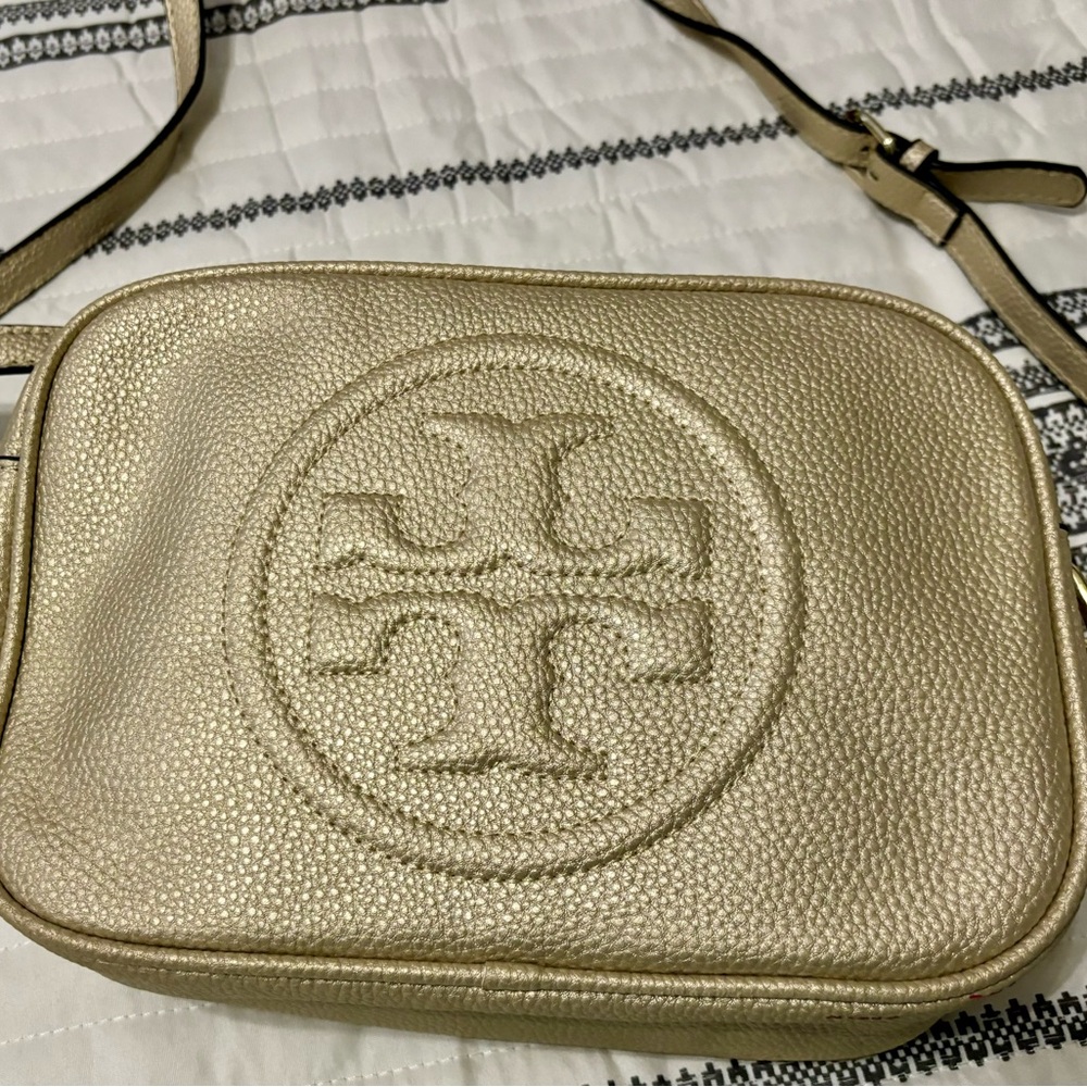 Beautiful gold crossbody TB inspired